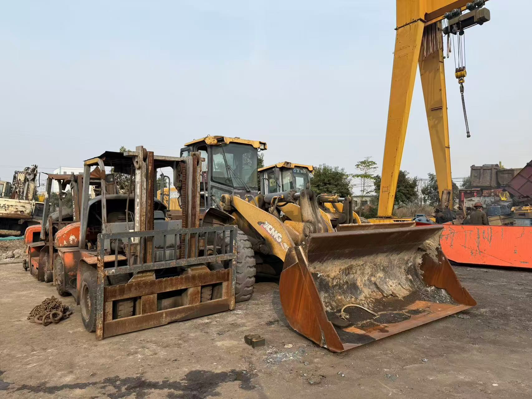 11月24日淮北矿业煤联工贸公司报废车辆销售招标公告